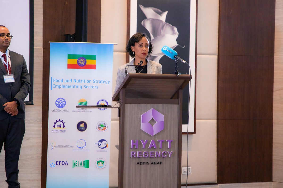 UNICEFEthiopia's tweet photo. The UNICEF Rep. @AbouKampo, the Deputy Prime Minister, HE @DemekeHasen, and the Minister of Health, HE @lia_tadesse, launched this morning the Food and #Nutrition Strategy (FNS) Baseline Survey Preliminary Report which provides data on food security in #Ethiopia. [A thread] https://t.co/8MrkfbRdHK