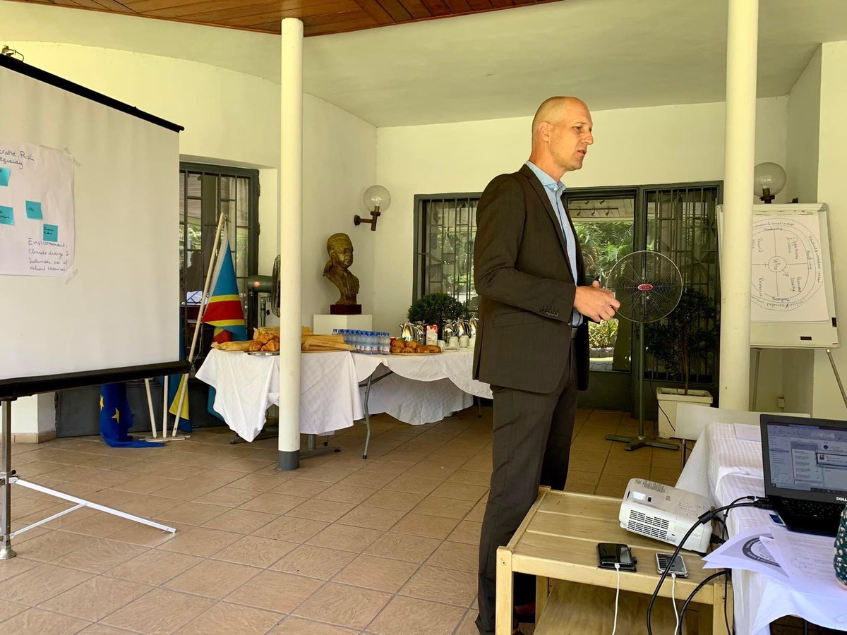 SwedeninDRCongo's tweet photo. Réunion des partenaires.

L’Amb🇸🇪a organisé une réunion des partenaires afin de rassembler les partenaires contribuant au premier objectif de la stratégie suédoise de coopération au développement en #RDC, «Droits de l'homme, démocratie, État de droit et égalité des sexes». https://t.co/Q9dxApwDyL