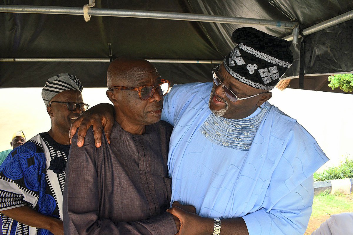 AdedejiOdidiOmo's tweet photo. continuous and sustainable development of our dear State.

Once again, Congratulations to you Sir.

@seyi_amakinde 

#ilajiresort 
#ibadannorthwest 
#ibadansouthwest 
#odidi4secondterm 
#odidiomo https://t.co/v3gBykcj3J