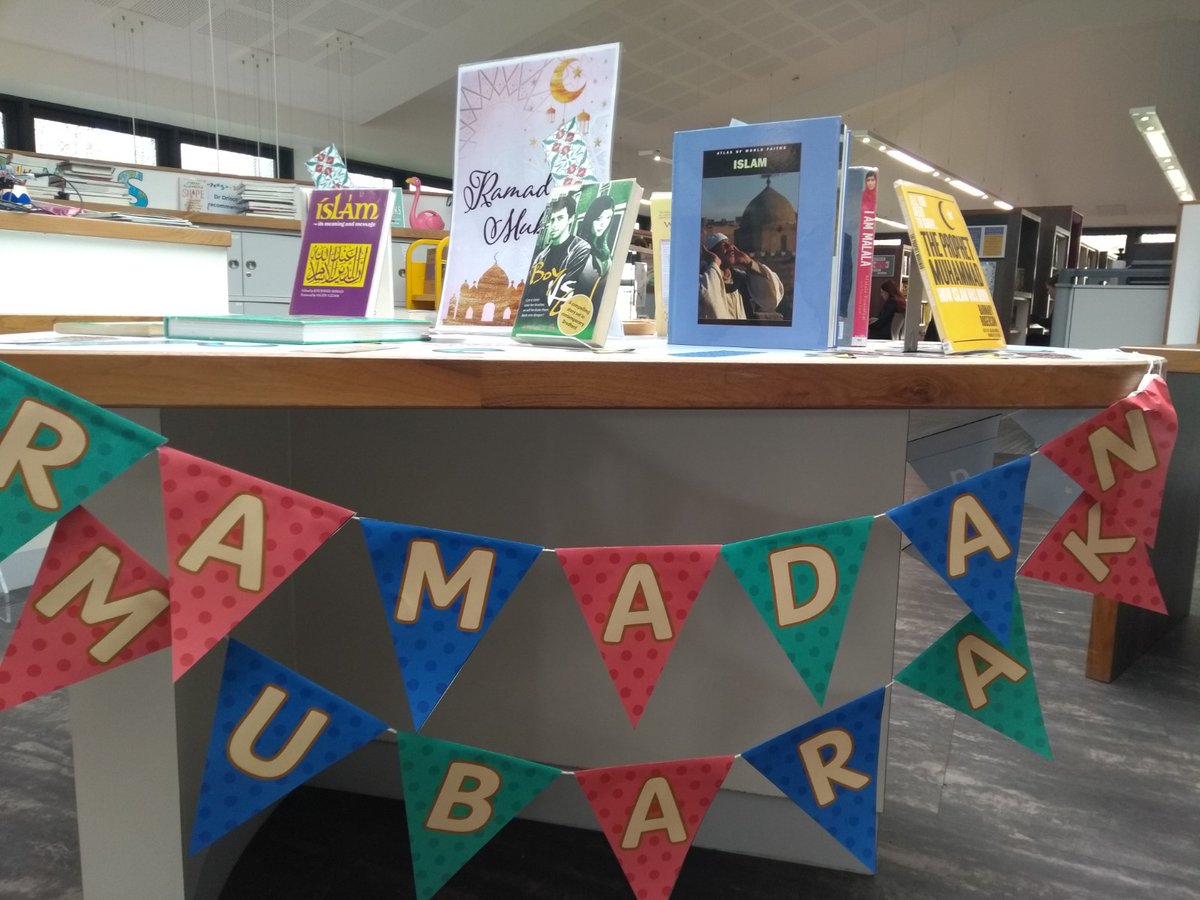 bgs_library's tweet photo. Ramadan Mubarak! We're celebrating Muslim storytellers throughout this holy month with lots of #Ramadanreads to choose from. ☪️📚 #RamdanMubarak #schoollibraries #diverselit #muslimshelfspace #lovereading #bgsfamily https://t.co/6D7NMnqRqT