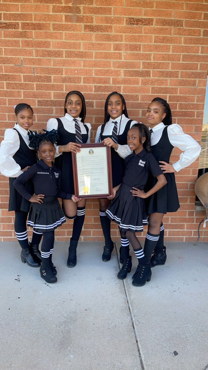 blessed_modelz's tweet image. Last year we received the proclamation form our mayor for  servicing our community .. this year we received another award from the state of Missouri we are proud and grateful 
@IAMJHUD  bring us on your show #blessedmodelz #givingbacktoourcommunity