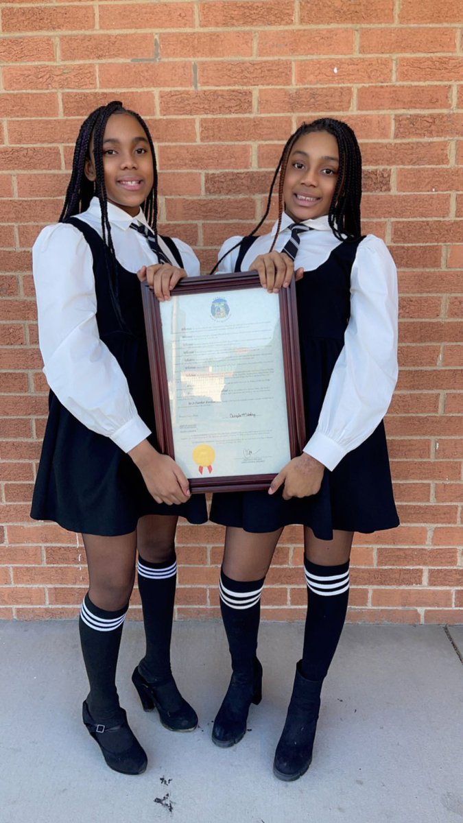 blessed_modelz's tweet image. Last year we received the proclamation form our mayor for  servicing our community .. this year we received another award from the state of Missouri we are proud and grateful 
@IAMJHUD  bring us on your show #blessedmodelz #givingbacktoourcommunity