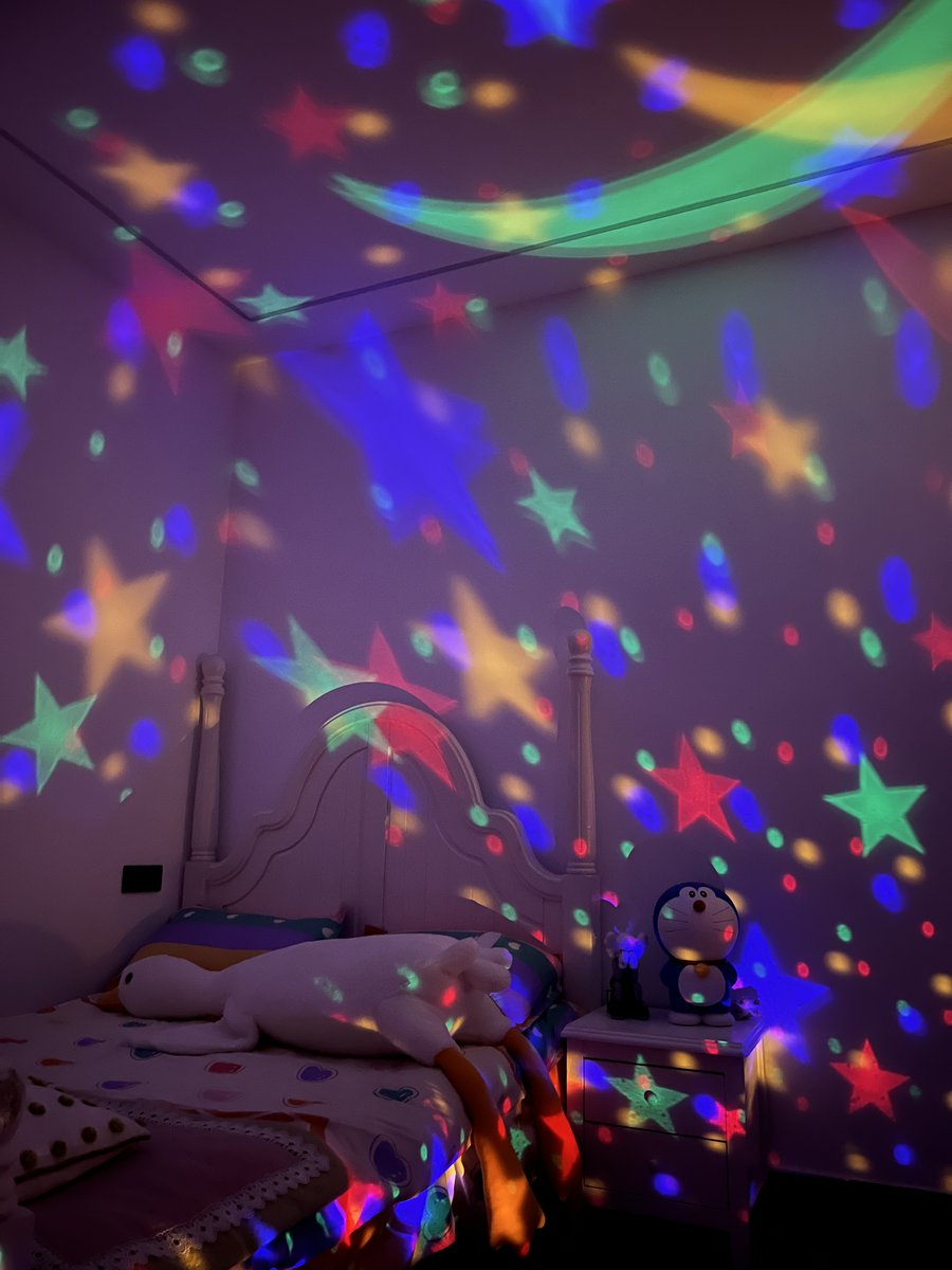 kistraservice1's tweet image. This star projector is fantastic,it has turned my room into a starry sky,which is fantastic. 🤩🤩🤩My kids love it,it will make our nights even better. It’s a great gift for the kids.🤪🤪🤪  #stars #galaxyprojector #starprojector #night #kids #giftideas #gifts  #skylight