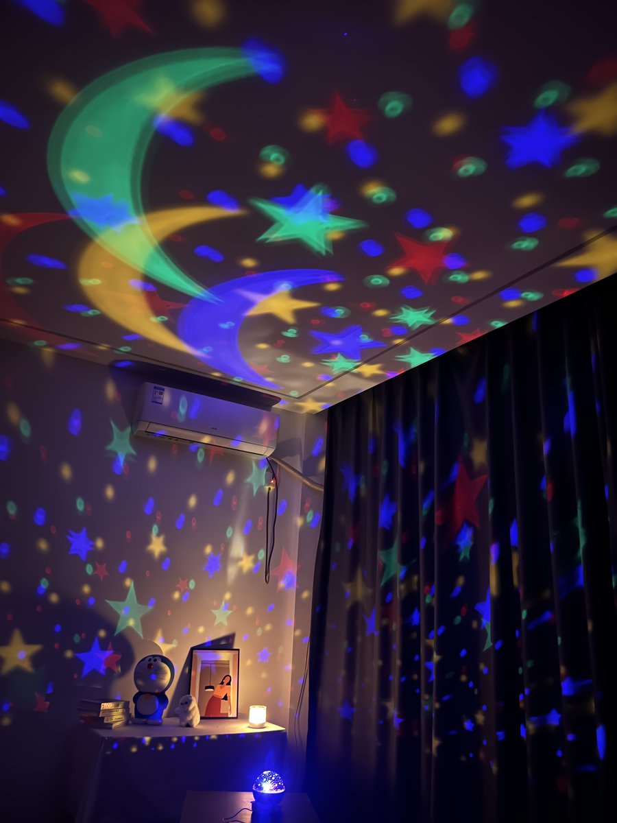 kistraservice1's tweet image. This star projector is fantastic,it has turned my room into a starry sky,which is fantastic. 🤩🤩🤩My kids love it,it will make our nights even better. It’s a great gift for the kids.🤪🤪🤪  #stars #galaxyprojector #starprojector #night #kids #giftideas #gifts  #skylight
