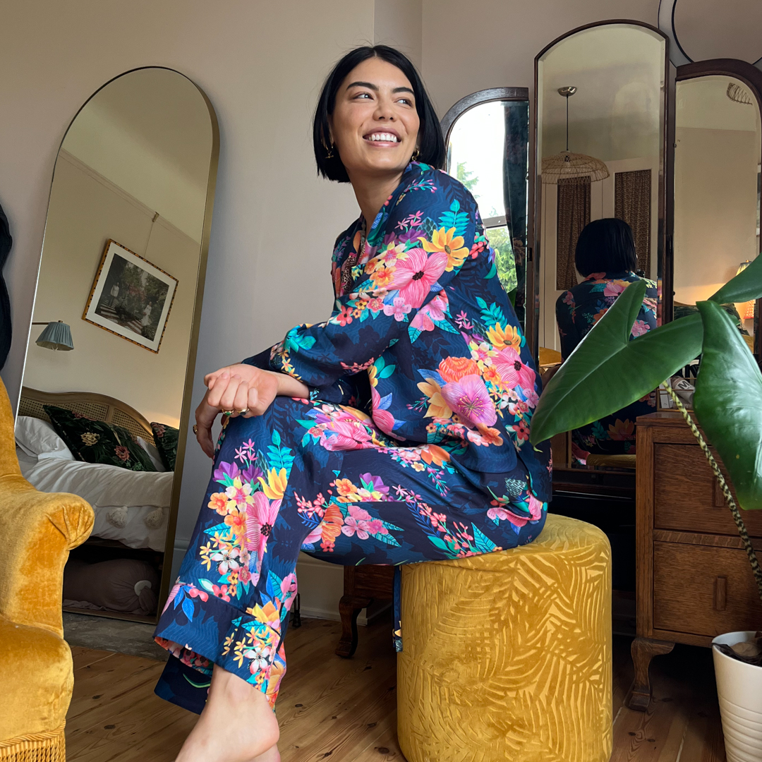OrchardMoon's tweet photo. Wake up happy in Orchard Moon 💜
#orchardmoon #luxurypjs #goodmorning #liein #littleluxuries #sustainableluxury #consciousfashion #consciousclothing #ecofibres #vegansilk #veganluxury https://t.co/VeydDxWwm2