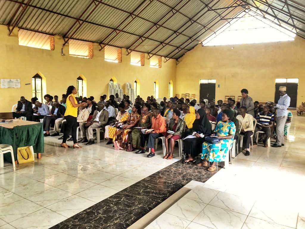 RWN_WomenNet's tweet photo. RWN in partnership with @NPA_Rwanda is contributing in promoting the Alternative Dispute Resolution (ADR) policy launched recently by @Minijust through training of 434 mediators (Abunzi) of @Kayonza District. https://t.co/TOEAhpVvdj