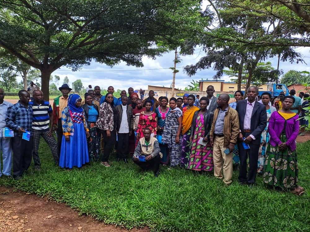 RWN_WomenNet's tweet photo. RWN in partnership with @NPA_Rwanda is contributing in promoting the Alternative Dispute Resolution (ADR) policy launched recently by @Minijust through training of 434 mediators (Abunzi) of @Kayonza District. https://t.co/TOEAhpVvdj