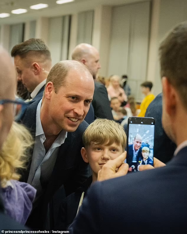 artbyskym's tweet photo. What a wonderful picture to have! #PrinceofWales visits children in Poland #FutureMonarch https://t.co/YbBBL1yiK5