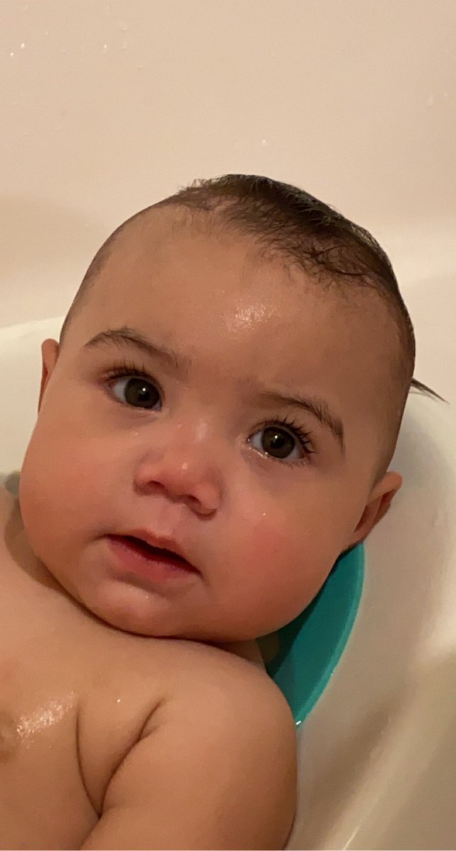 knikkibernard's tweet photo. Exactly a year ago today my precious baby was born ❤️ I love seeing her grow and explore ! HAPPY 1st BIRTHDAY https://t.co/F6pDYUzsMq