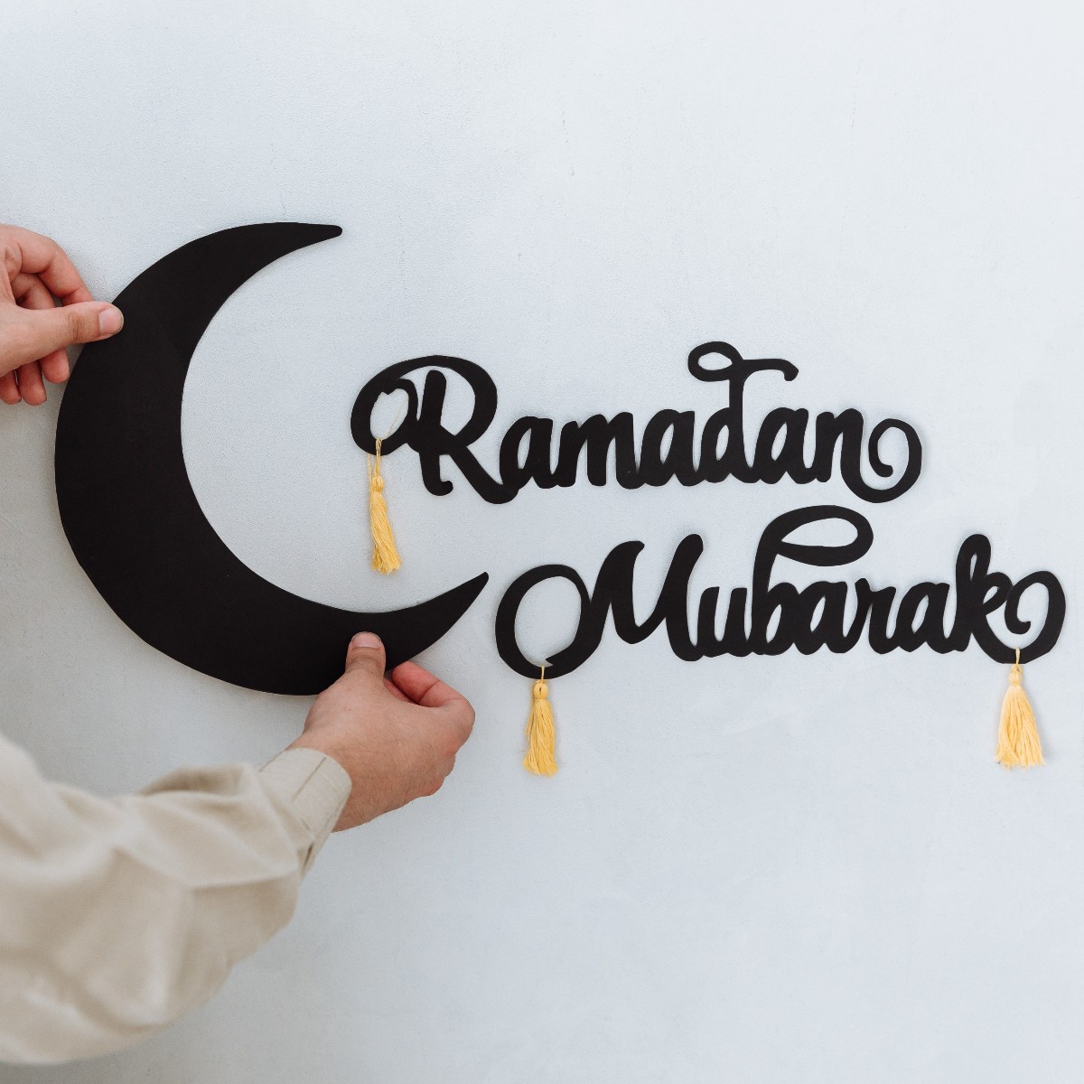 Voor alle collega’s, cliënten en verwanten die vandaag starten met de #ramadan: Ramadan Mubarak 🌙✨