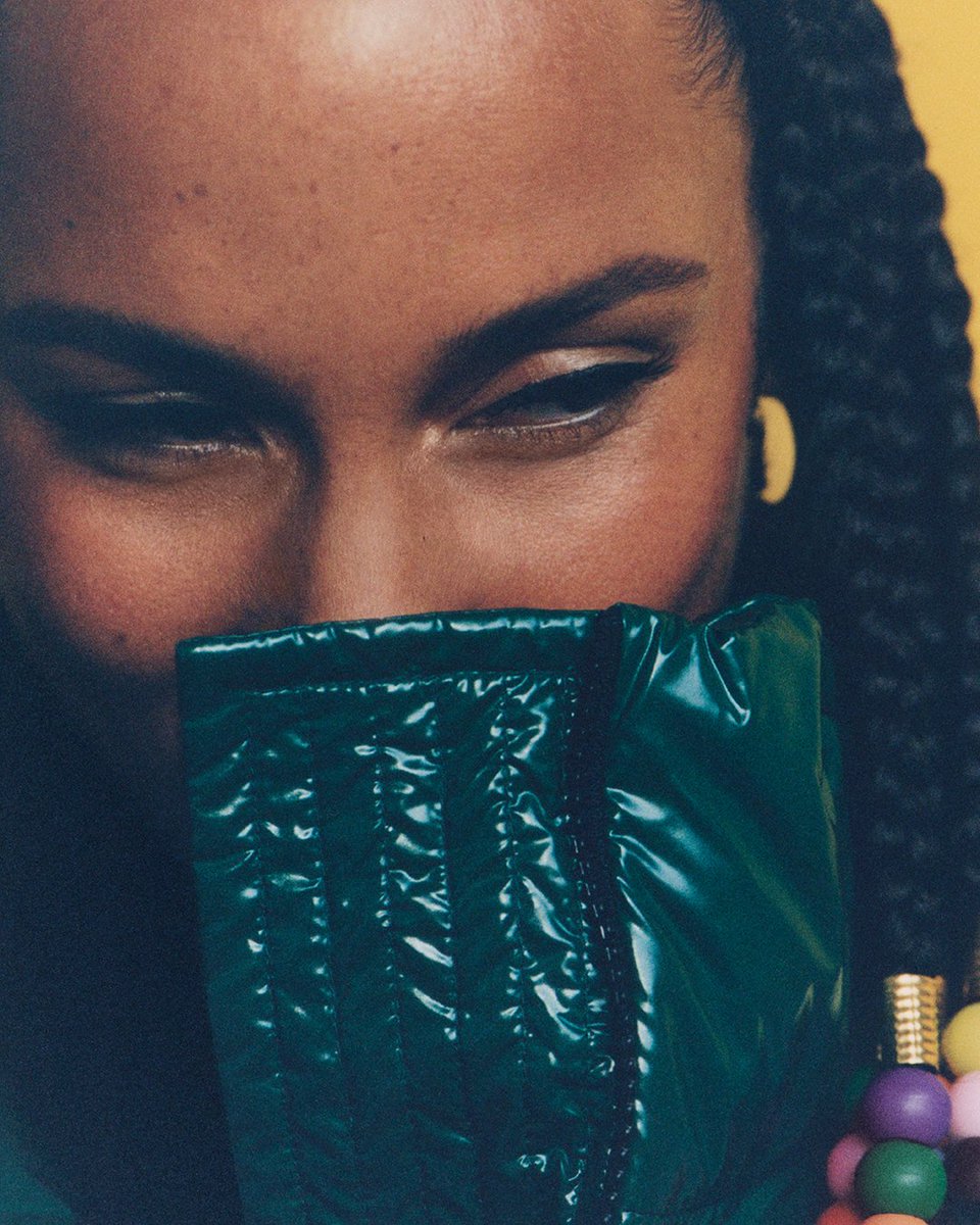 moncler-on-twitter-an-effortlessly-chic-spin-on-late-90s-new-york