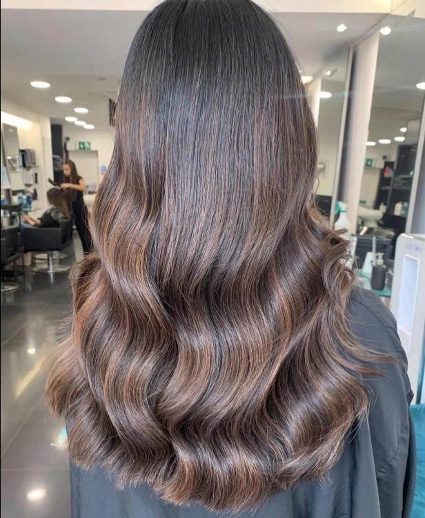 ToniandGuyJsy's tweet image. Brunettes base with golden caramel highlights Elevate your colour with our @labelmworld Colour Care range
Using LABEL.M 󰗉✨
Vibrant Rose Colour Care Shampoo Vibrant Rose Colour Care Conditioner Anti-Frizz Smoothing Balm Fashion Edition Healthy Hair Mist
#labelm#toniandguyjsy