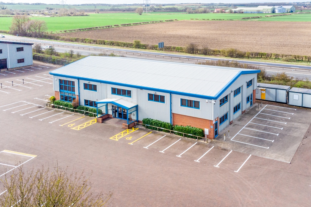 🌼Spring has sprung! Looking for a fresh start in a #newoffice space?  Look no further than Long Bennington #BusinessPark 

We have a selection of #servicedoffices available suitable for 1 to 6 people 👥

#newark #grantham #officetolet #officeleasing