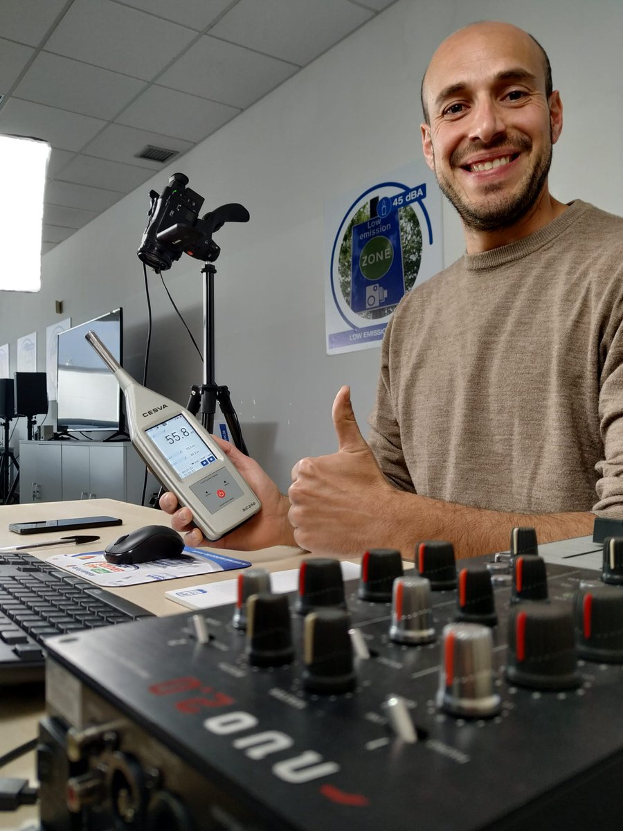 cesva's tweet photo. Tot preparat !
En una estona comencem el #webinar sobre la nova línia de #sonometres #CESVA (#SC250/ #SC202) i la seva nova App.
Albert López, enginyer de producte, serà l' instructor d'aquesta #formació. https://t.co/N3lRxpQt80