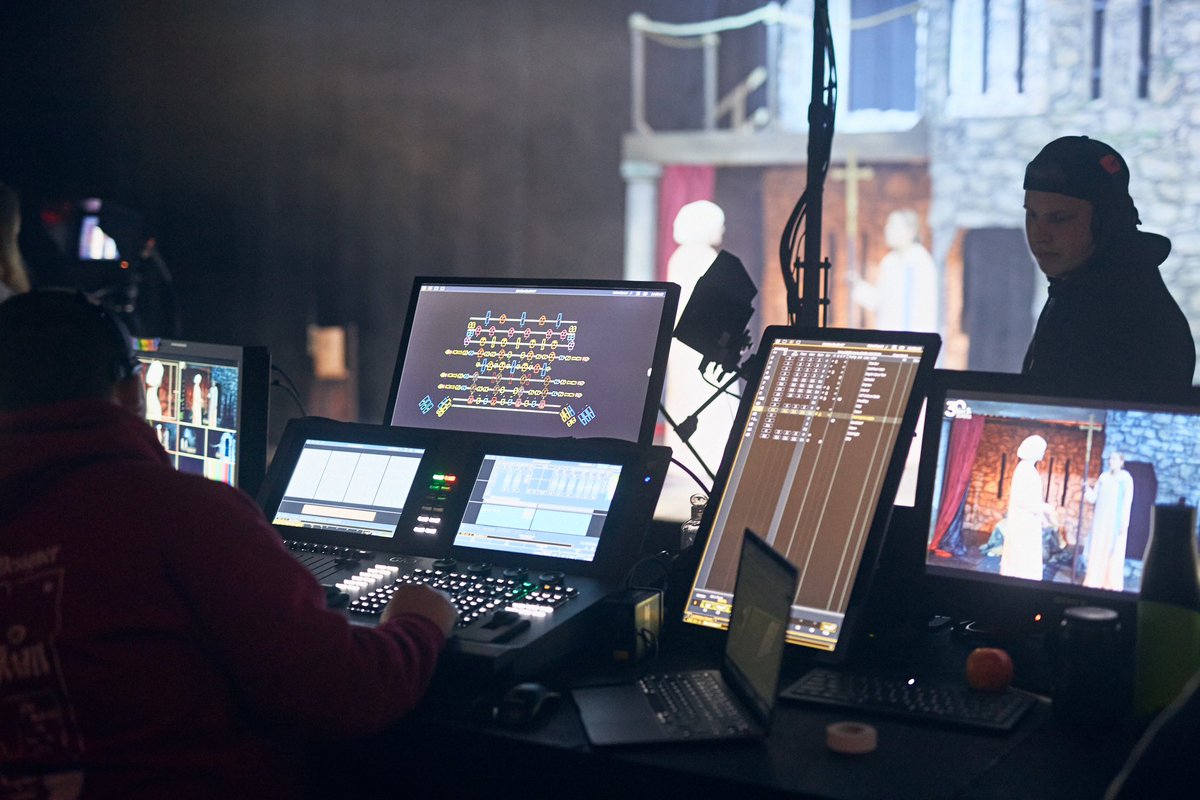 TheBRITSchool's tweet photo. We're delighted to welcome the Mackintosh Foundation as a supporter of BRIT’s Production Arts department @PABRITSchool & helping us to nurture the next generation of production artists who are all VITAL to the creative industries 💫
#BRITTransforms #TheMackintoshFoundation https://t.co/97olyKsrpF