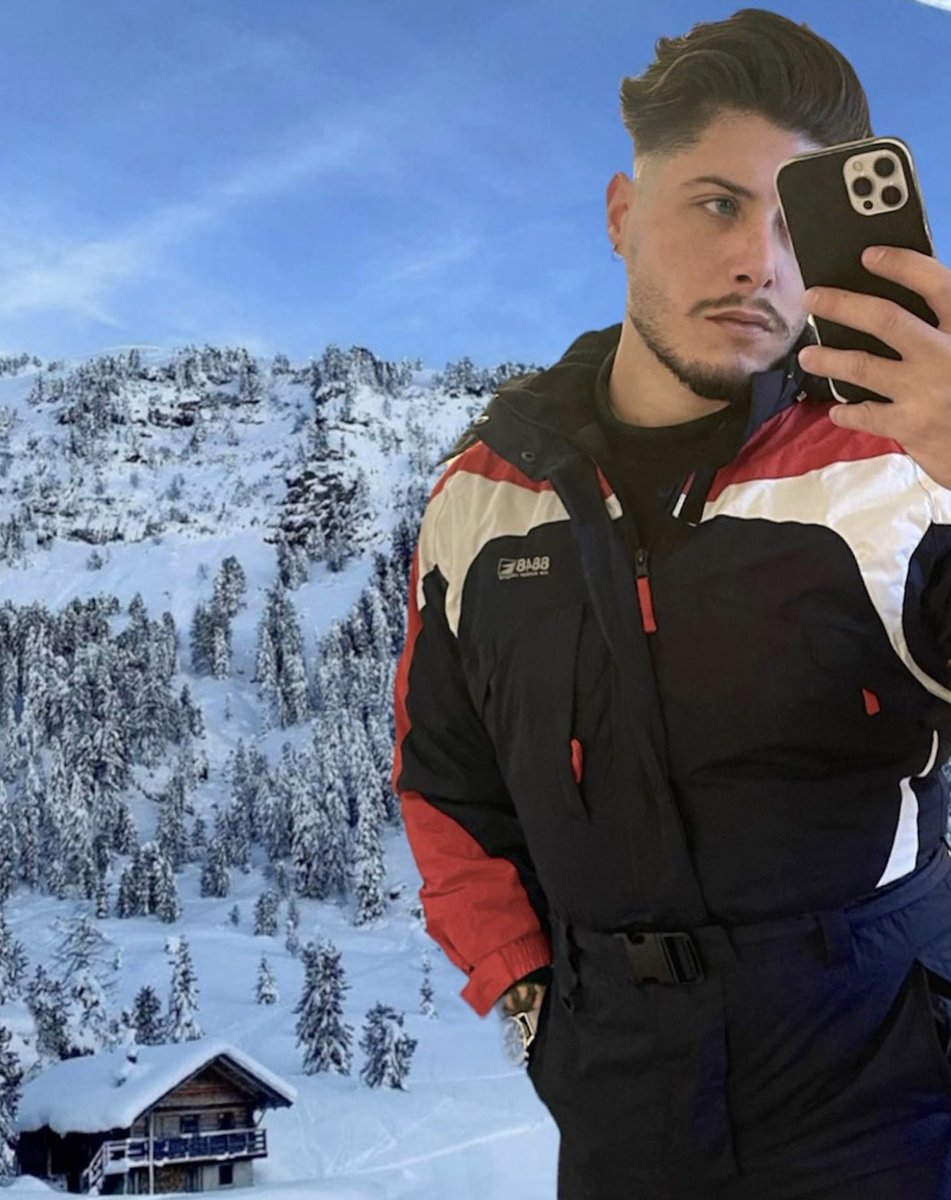 🦶🏻 aggiungimi anche su Onlyfan 🔥 ❌
💙🤍 ➡️ masteritadom ⬅️  🤍💙
tra poco si viaggia 🚀 destinazione Napoli