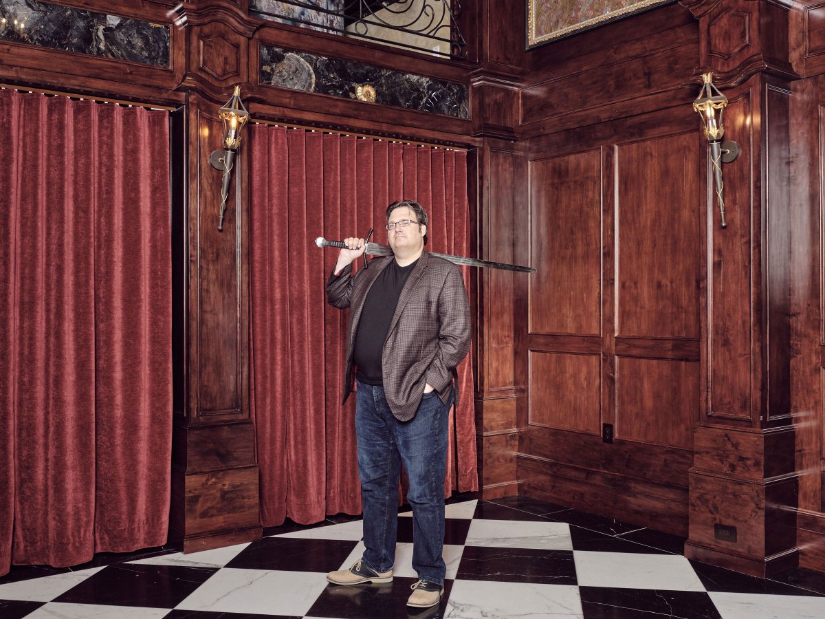 WIRED's tweet image. Meet Brandon Sanderson. Brandon published two books in the time it took our writer to finish this story. Brandon's fantasy writing made him $55 million last year. Brandon doesn't think he's a very good writer. 

📷: Michael Friberg | wired.trib.al/MqIiXr3