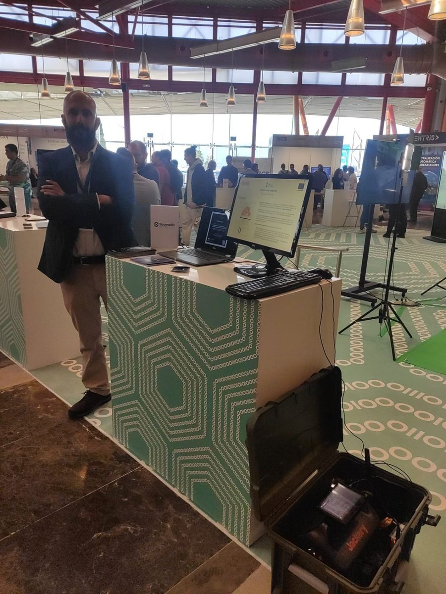 ProgramaMinerva's tweet image. 🚀 Nuestras startups Minerva están en el Congreso de @CentroCiberAND @AgenciaDigAnd mostrando soluciones para empresas y de formación en #ciberseguridad.