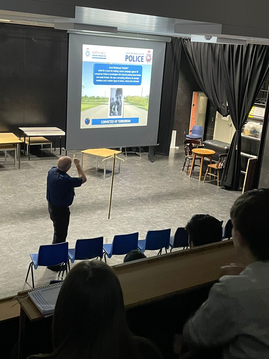LadybridgeHigh's tweet photo. Thought-provoking discussions on #radicalisation with Year 10 learners and @gmpolice today π¨#PersonalDevelopmentDay #LadybridgeLearners #personaldevelopment #PSHE https://t.co/BiyjKx7Tos