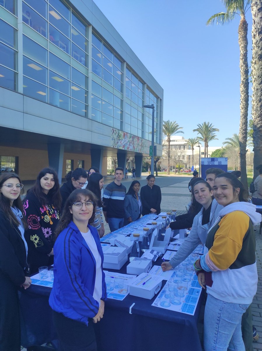 annalopv's tweet photo. Empezando la cata de agua organizada por @AMAEM_Oficial en  @UA_Universidad 
@DavidERibes 
#DiaMundialDelAgua https://t.co/G8gI5om9Cu
