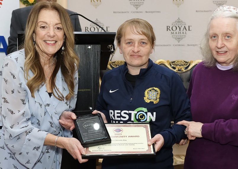 Delighted to present ⁦@weareBATCA⁩ Award to Tooting’s Women’s Walking Football Heroes! #FishpondsPlayingFields