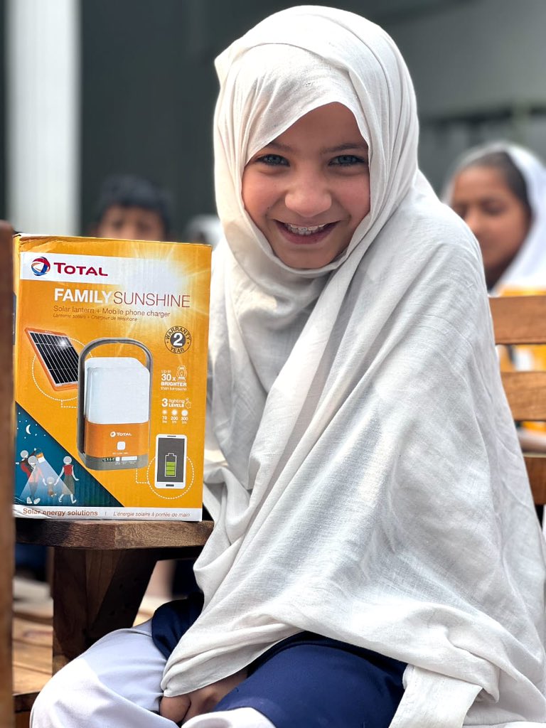 SAIMA_ACTIVIST's tweet photo. Charming smiles of #MSFschool students with collaboration of #TPPL_RayOfHope 😇 https://t.co/YCramnLPV6