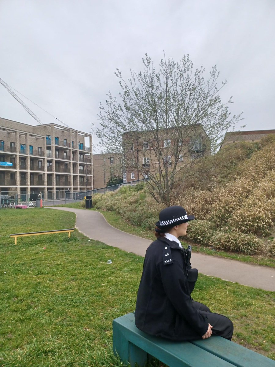 Peckham SNT at Kelly Avenue Park SE15 doing Reassurance patrol . Gradual spring approach !