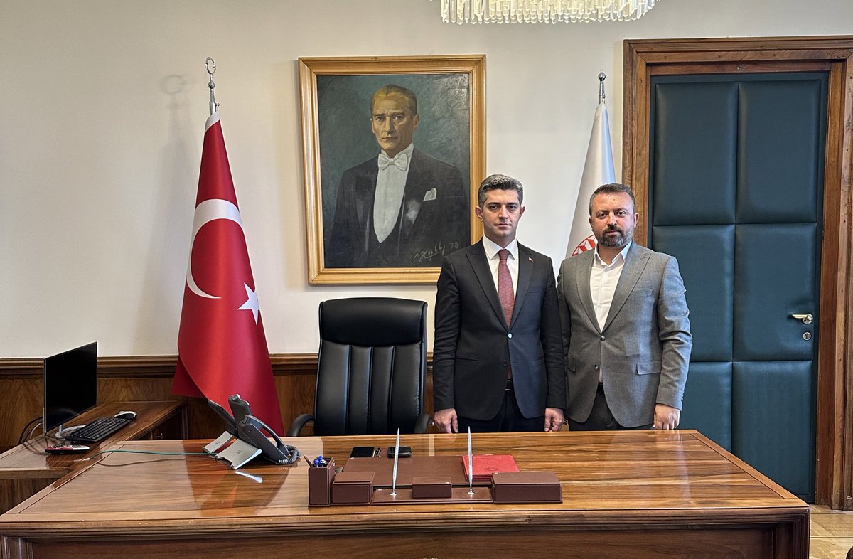enes_sismann's tweet photo. TBMM Genel Sekterliğine atanan 
Ferdi Şimşek’i ziyaret eden Enes Şişman başarı ve hayırlı olsun dileklerini iletti.
@TBMMresmi 
@Akparti 
@MustafaSentop 
@enessisman https://t.co/2mYm3m2eZn