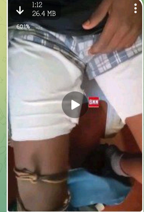A form one student was caught with rolls of bhang while reporting back to school. #students 🎥bravinyuri
👇👇👇👇 Join for more 
t.me/+bOonuhXSjNUxN…
t.me/+bOonuhXSjNUxN…