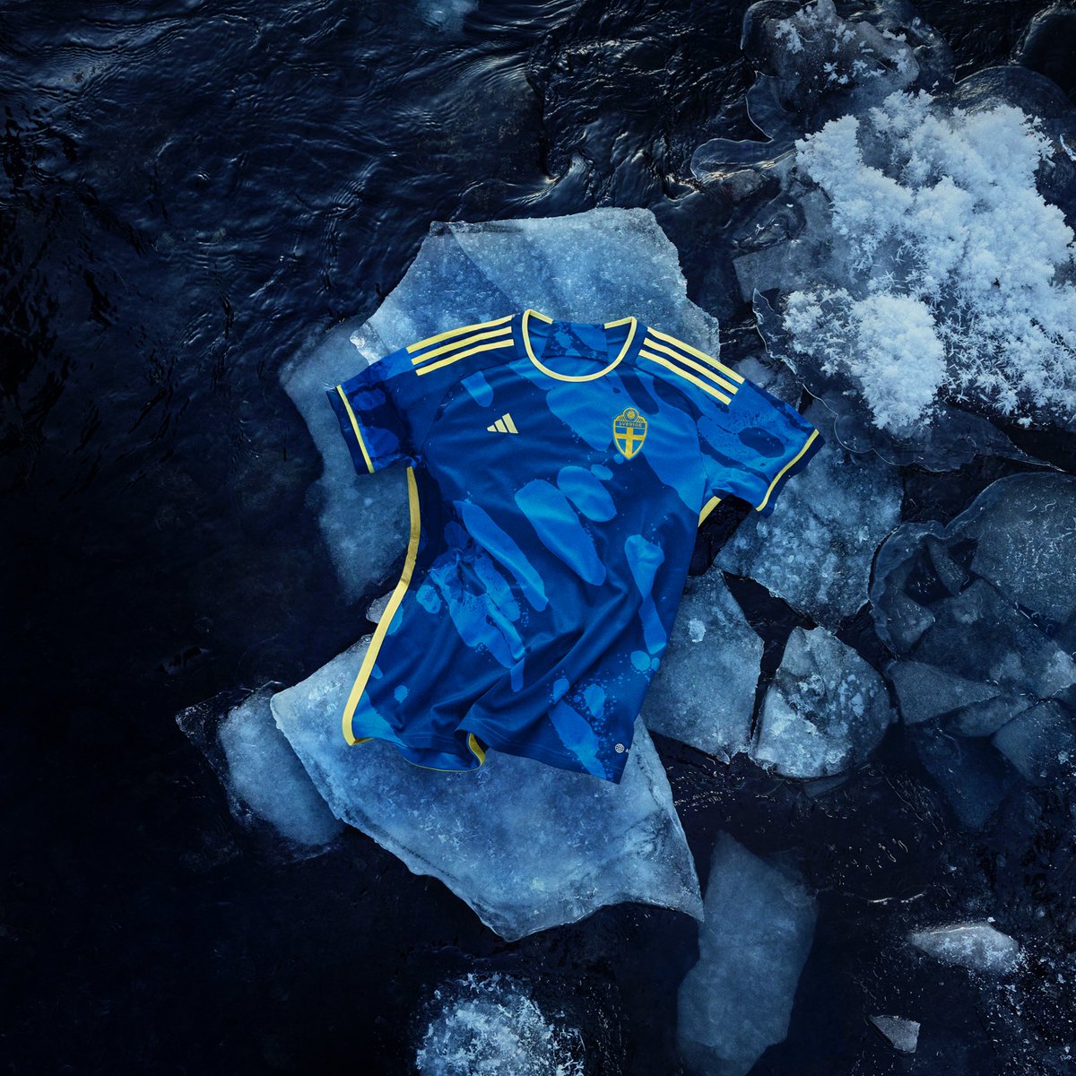 _BeFootball's tweet photo. Adidas a dévoilé aujourd'hui les maillots de plusieurs sélections féminines !

Que des bangers 🤩 https://t.co/XyO9YIUqsK