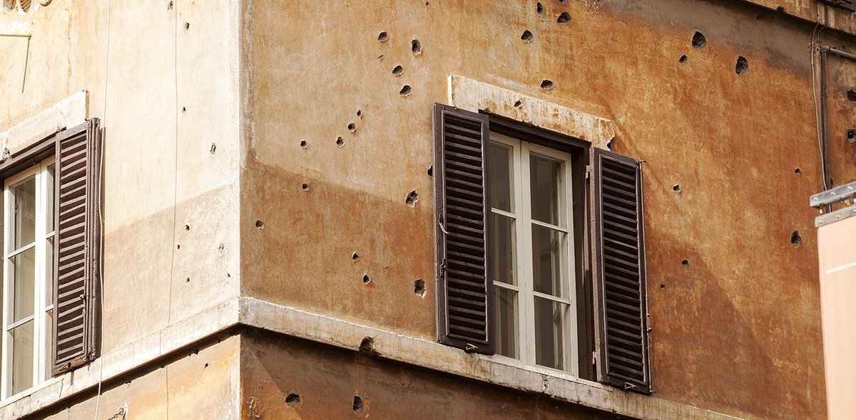 "Nessuna targa ricorda quel giorno, che pure ha cambiato il corso della storia e della vita degli italiani". A settantanove anni dall'azione partigiana, le vicende dell'attentato di via Rasella, tra storiografia e cattiva memoria. iltascabile.com/societa/la-mem…