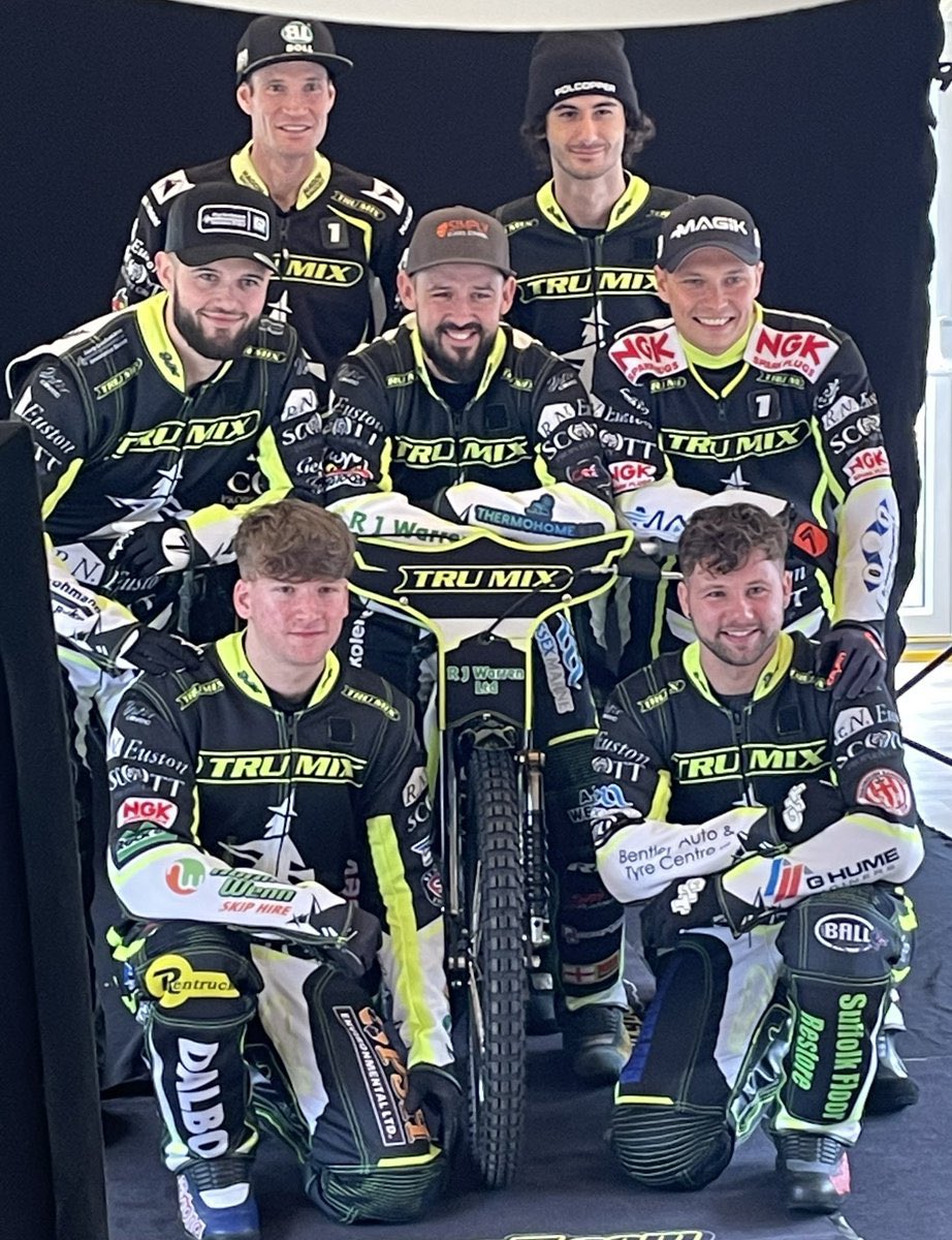 StephenFoz's tweet photo. The new #speedway season gets underway at #Foxhall this evening. @ipswichspeedway take on @PtboSpeedway with debuts for @emilracingseif, @Kenny_Rew and #JoeThompson. Coverage during @gmacsuffolkโs #TNSS on @BBCSuffolk. @SpeedwayGB https://t.co/nMOJMUq4CC