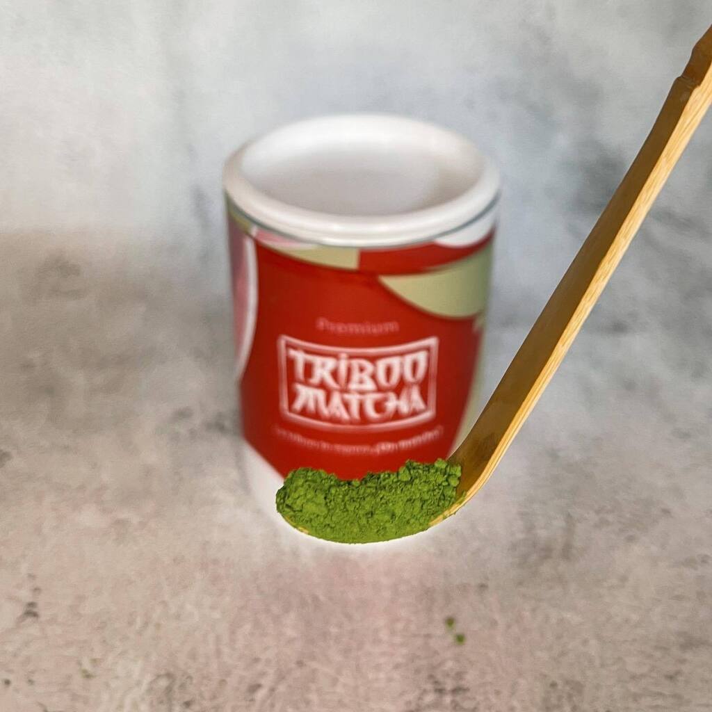 MatchaTriboo's tweet photo. ¿Cuál es la cantidad adecuada para preparar Matcha? 💭

Para tomarlo bebido 🍵 la cantidad óptima suele ser 1 gr, que equivale a una cucharadita con nuestra cuchara de bambú Chasaku.

💡 Es importante empezar por una cantidad menor en tus primeras veces e ir encontrando el punt… https://t.co/mzVqOu4SmZ