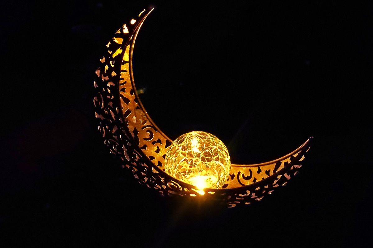 SteveGrangeNHS's tweet photo. To all my friends and colleagues across the NHS &amp; @mpftnhs "Ramadan Kareem". 

Wishing you a blessed Ramadan that will inspire you with courage and strength to help you win every challenge of life. https://t.co/nRWB61Gusw