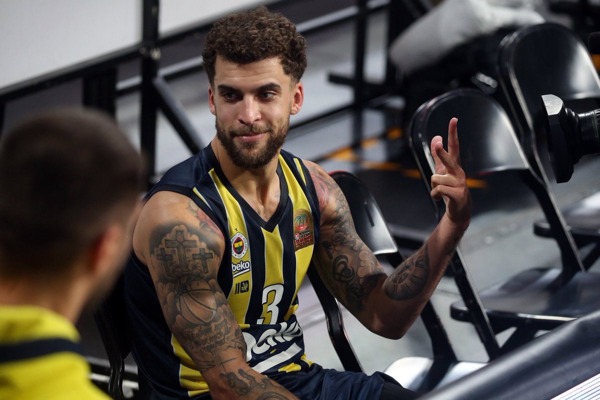 Fenerbahçe Beko, Olimpia Milano maçında sakatlık yaşayan Scottie Wilbekin'in en az 2 hafta sahalardan uzak kalacağını açıkladı.