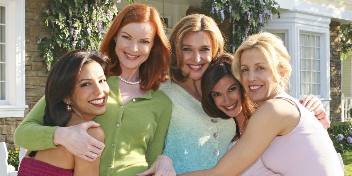 GossipRoomOff's tweet photo. 🚨 Marcia Cross a révélé qu'elle n'a toujours pas vu le dernier épisode de #DesperateHousewives. 🍎

"Je n'ai toujours pas regardé le dernier épisode de Desperate Housewives. Je refuse absolument de le voir et je ne le ferais pas. Je me souviens de ce dernier jour avec Marc Cherry et les filles, c'était terrible." (via Première)