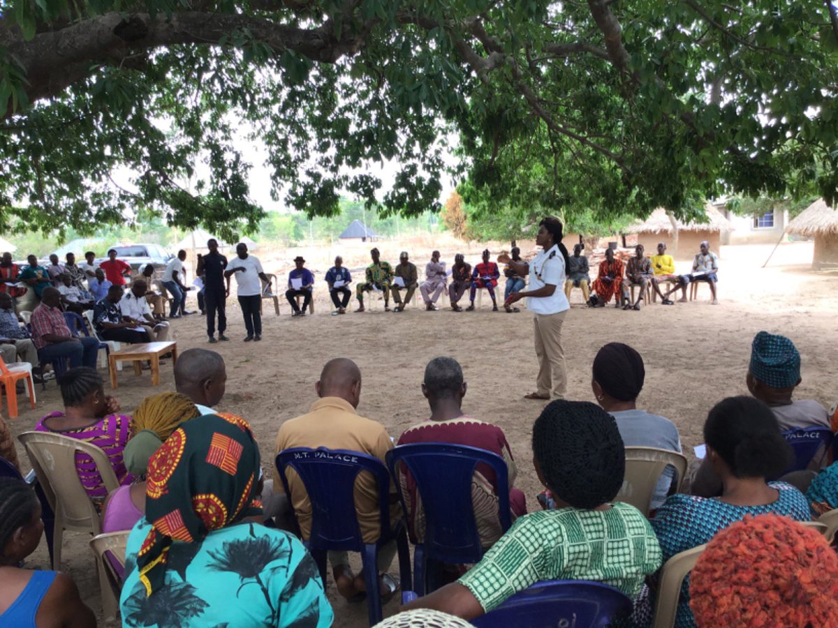 EHS_Division's tweet photo. Federal Ministry of Environment team ongoing National Environmental Sanitation Response to Lassa Fever in Mbaikya Community of Makurdi LGA, Benue State on 22nd March, 2023. https://t.co/UYdjdgyKwh