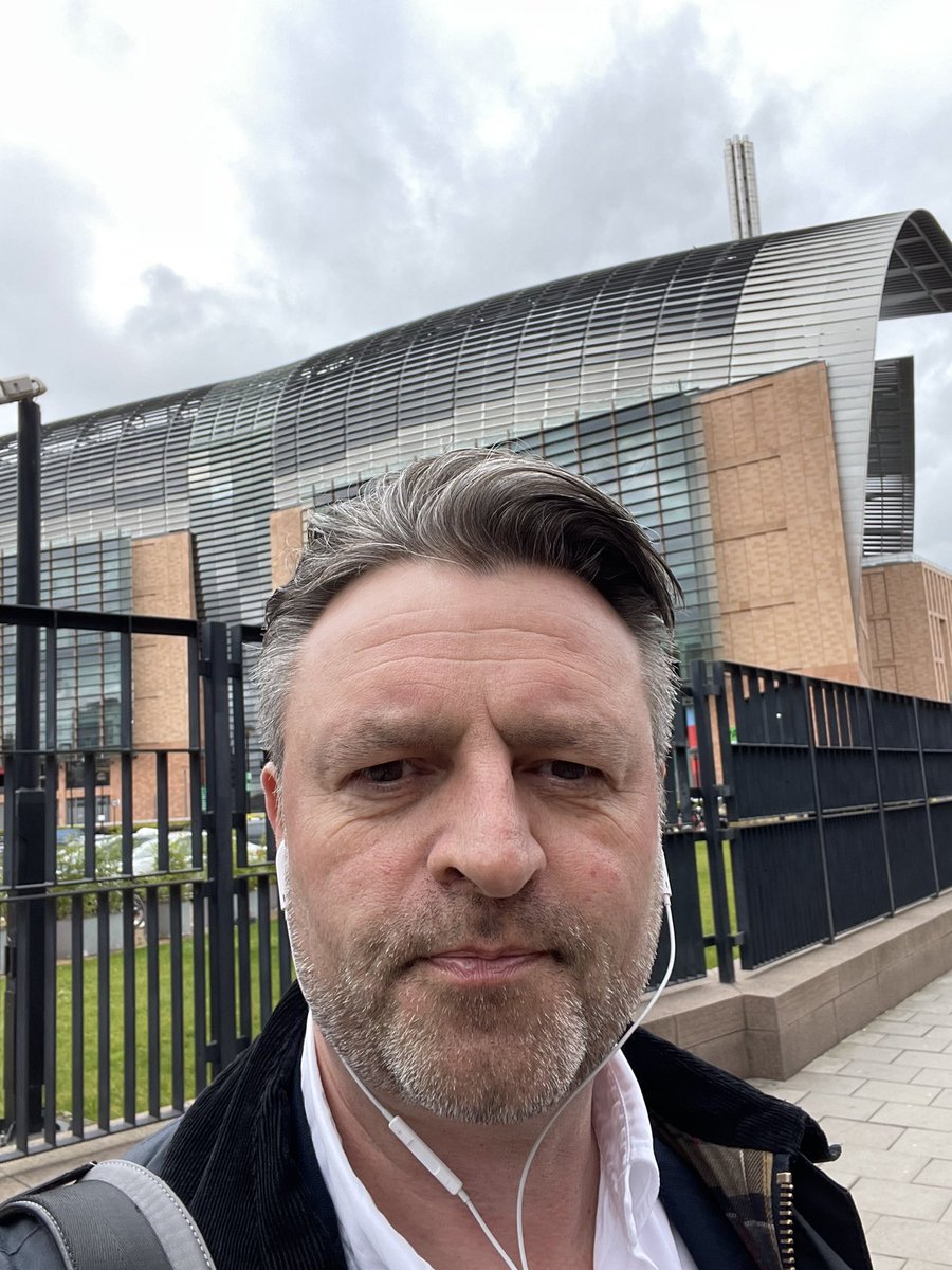 ShaneTickell's tweet photo. Wonderful to visit @TheCrick and have a personal tour. Amazing scale and numbers of scientists from all over the world working with incredible technologies and on the most enlightening projects. Data and analysis being key. @vororhealth @TempleBlack6 https://t.co/PW80DDvey6