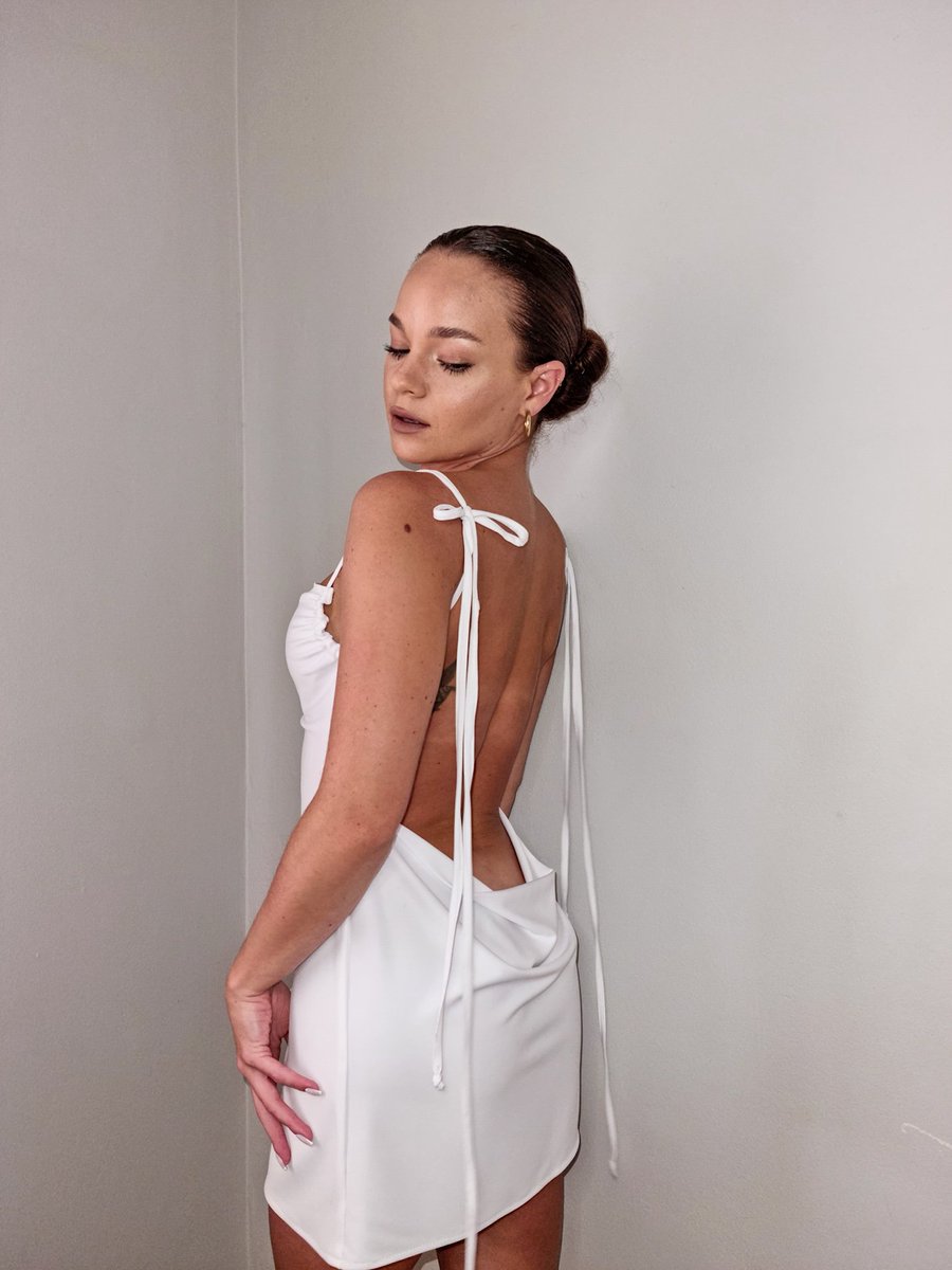 PashaSwimSA's tweet photo. The SELENA dress🕊 Pre-order now with 15% off!
Insta @pasha.swim 

#new #dress #Selena #PashaSwim https://t.co/5p9d94luKN
