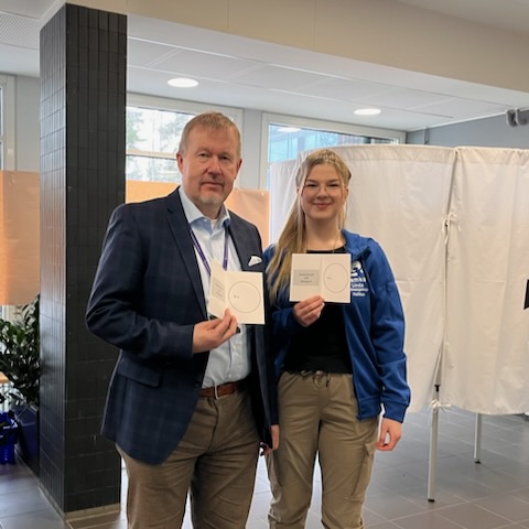 KujalaTapio's tweet photo. Äänestäminen on mahdollisuus ja velvollisuus. Tehty! Käykää äänestämässä kampuksen Teiskontien aulassa. @valleniuslinda @TAMK_UAS @TamkoTre @2023vaalit https://t.co/srAdv0Imn5