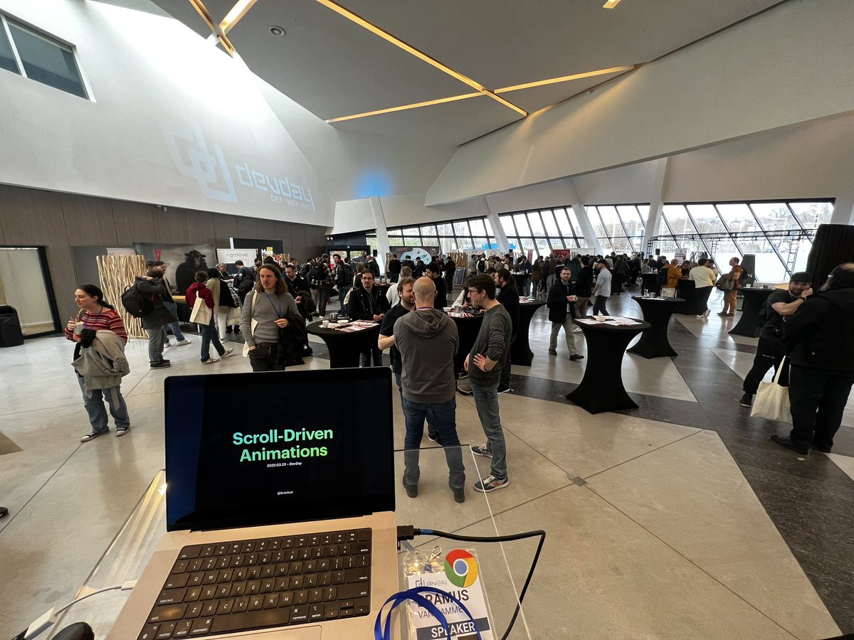 bramus's tweet image. Talk 1 of the day, a lightning talk on scroll-driven animations: done!

#DevDay #PublicSpeaking #ChromeDevRel