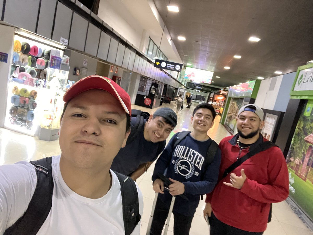 alf_men97's tweet photo. Camino a cumplir otro de nuestros sueños! ULTRA MUSIC FESTIVAL MIAMI! 🎧🤩✈️ 
@MikeAlvarezs 
@miliancarlos https://t.co/aJUo7Orrsy