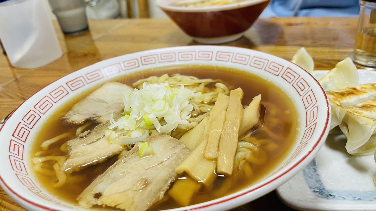 monad2262's tweet photo. 天鏡閣とか色々見て喜多方ラーメン食べた
裏磐梯への峠道が夜の霧雨で何も見えなくて最高に楽しすぎた………😁 https://t.co/gFfQlFNxrQ