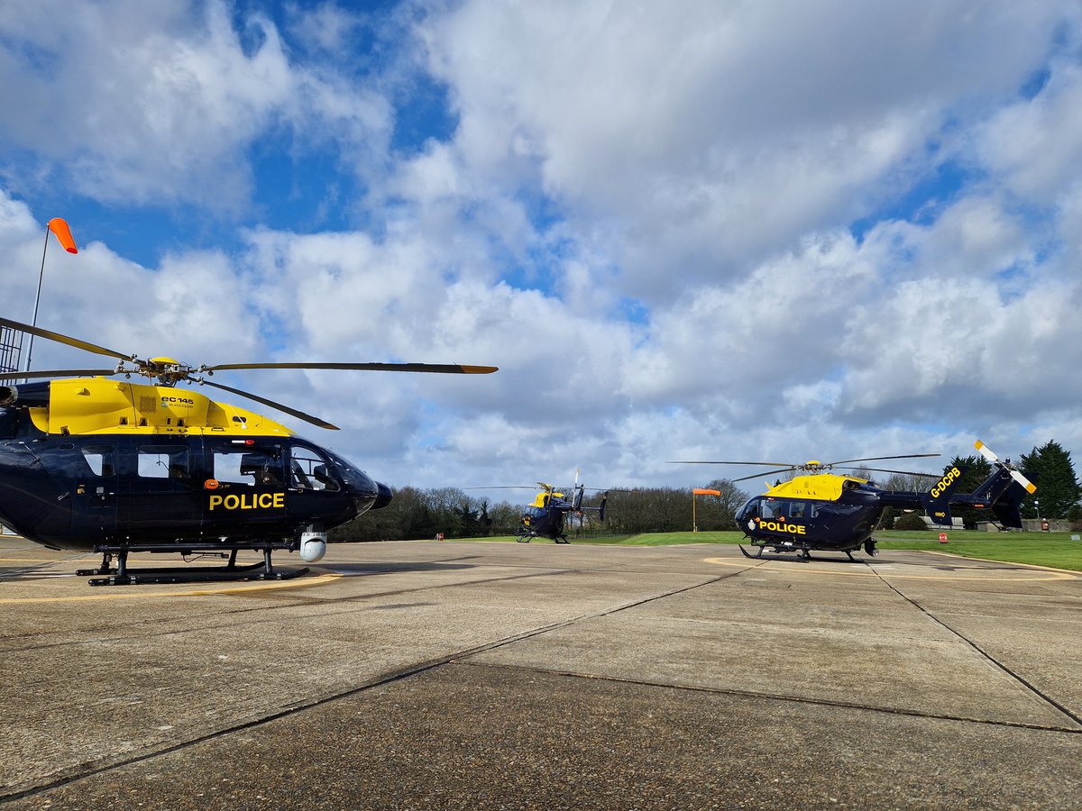 NPASLondon's tweet photo. Good morning everyone. Engineering and online aircraft ready to go this morning. Going to be abit windy ๐จ#london #windy #sickbags https://t.co/F7KNDkvXB9