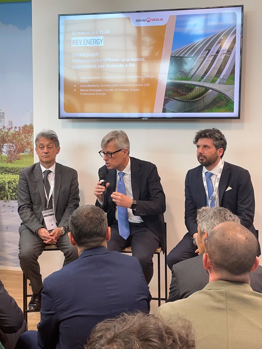 GSErinnovabili's tweet photo. #comunitàenergetica: stabilizza il costo dell’energia e crea valore sociale di condivisione, queste le parole di #LucaBarberis #GSE, nel corso del workshop di #siramveolia a @KeyEnergyit
 #autoconsumodiffuso https://t.co/Ki7fR5J2B8