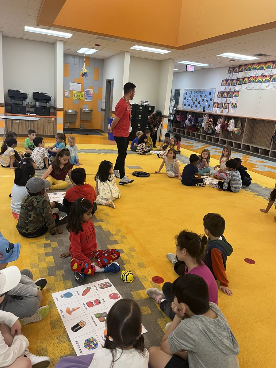 Vasilykinder's tweet photo. Thank you @MrMcDaniel13 for leading a #coachmodel on a 2-D shape lesson with beebots! I can’t wait to try a coding lesson on my own this week.  @VaughnElemFISD #vaughnspringtraining https://t.co/i80PCQp3Wc