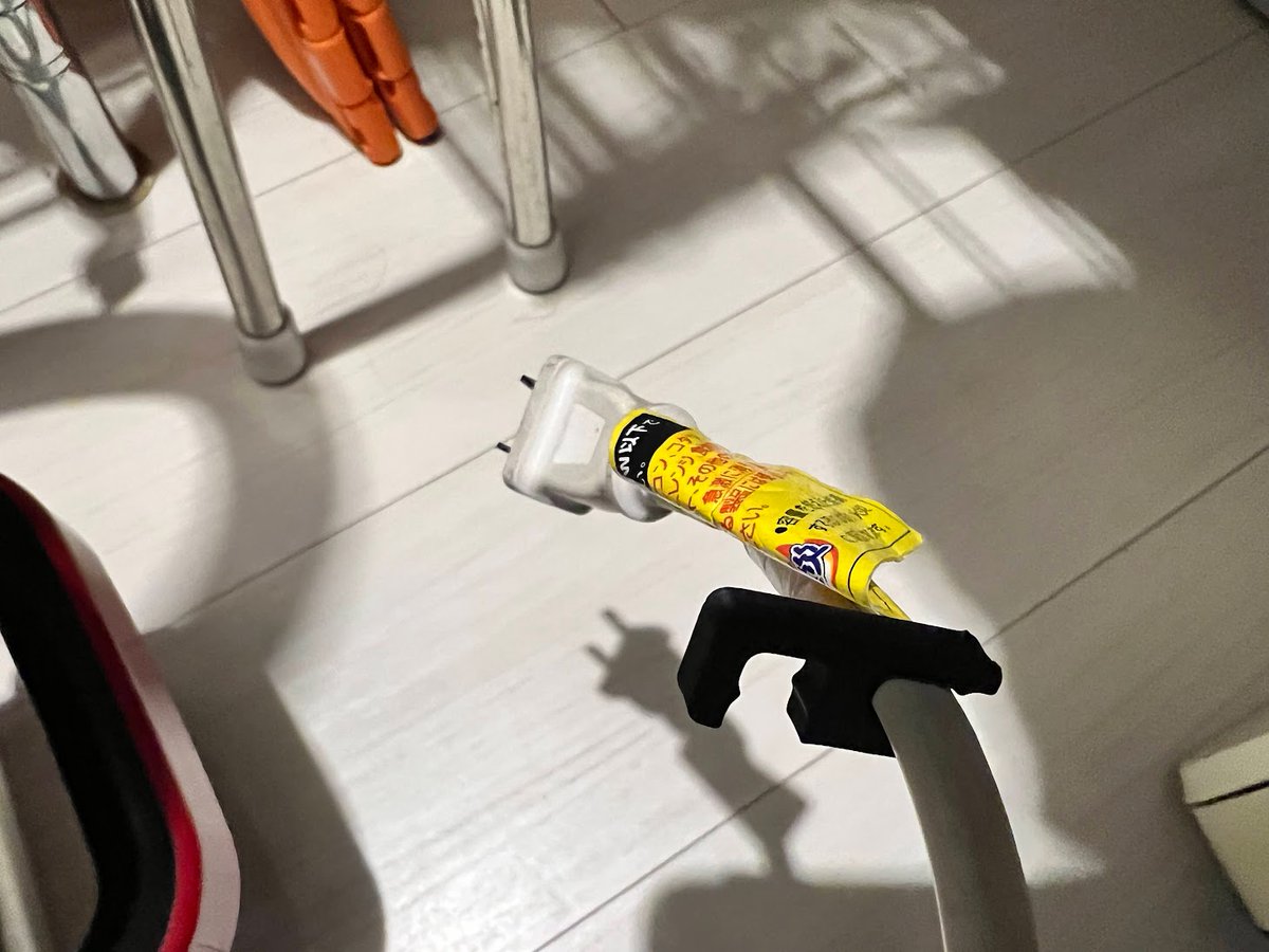 shinoblogavi's tweet photo. 【#3Dプリンター で QOL】延長コードやコンセントのケーブルをぐるぐる巻いて最後にケーブル通しで止めるやつ。3個とか5個セットで100均に売ってそう。
#Flashforge #Foto89 #Foto6 #Adventurer3 #Fusion360 https://t.co/yAkZcXJHZm