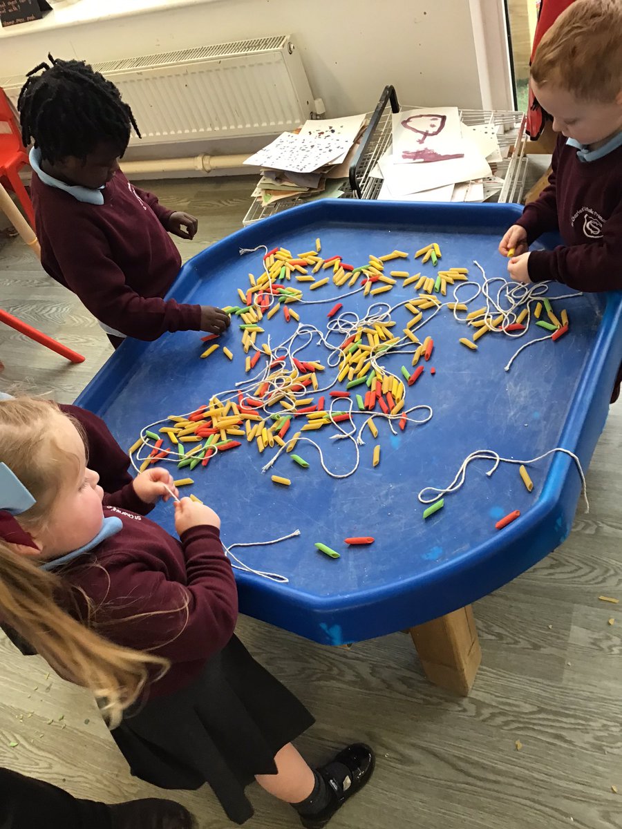 CharlesPrimN's tweet photo. Using our fine motor skills this morning, to make tribal African necklaces inspired by our story Handas Suprise. #StChEnglish #StChArt #StChEYFS https://t.co/t8QyKpDcrM