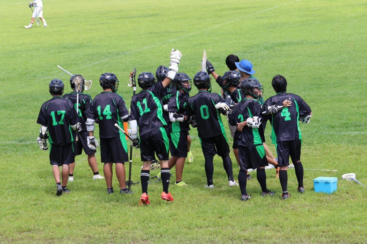 fukushimalax20's tweet photo. 〜ラクロスの特徴的なルール🥍〜

①ゴールの裏が使える！
②チェイスがある！
※ショット後のラインアウトのみに適用される
ラインアウト地点から一番近くにいた選手のチームにボールが与えられる
③選手の交代が自由！

男子ラクロスでは激しい接触が許されていて、迫力あるプレーは必見です😳 https://t.co/vNR73rPMCn