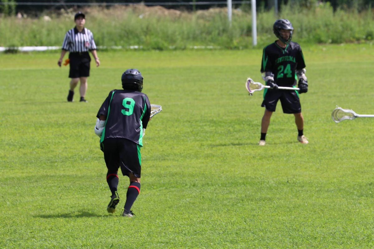fukushimalax20's tweet photo. 〜ラクロスの特徴的なルール🥍〜

①ゴールの裏が使える！
②チェイスがある！
※ショット後のラインアウトのみに適用される
ラインアウト地点から一番近くにいた選手のチームにボールが与えられる
③選手の交代が自由！

男子ラクロスでは激しい接触が許されていて、迫力あるプレーは必見です😳 https://t.co/vNR73rPMCn